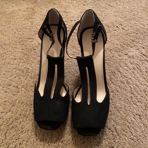 Kenneth Cole platformed black heals - Picture 2 of 3